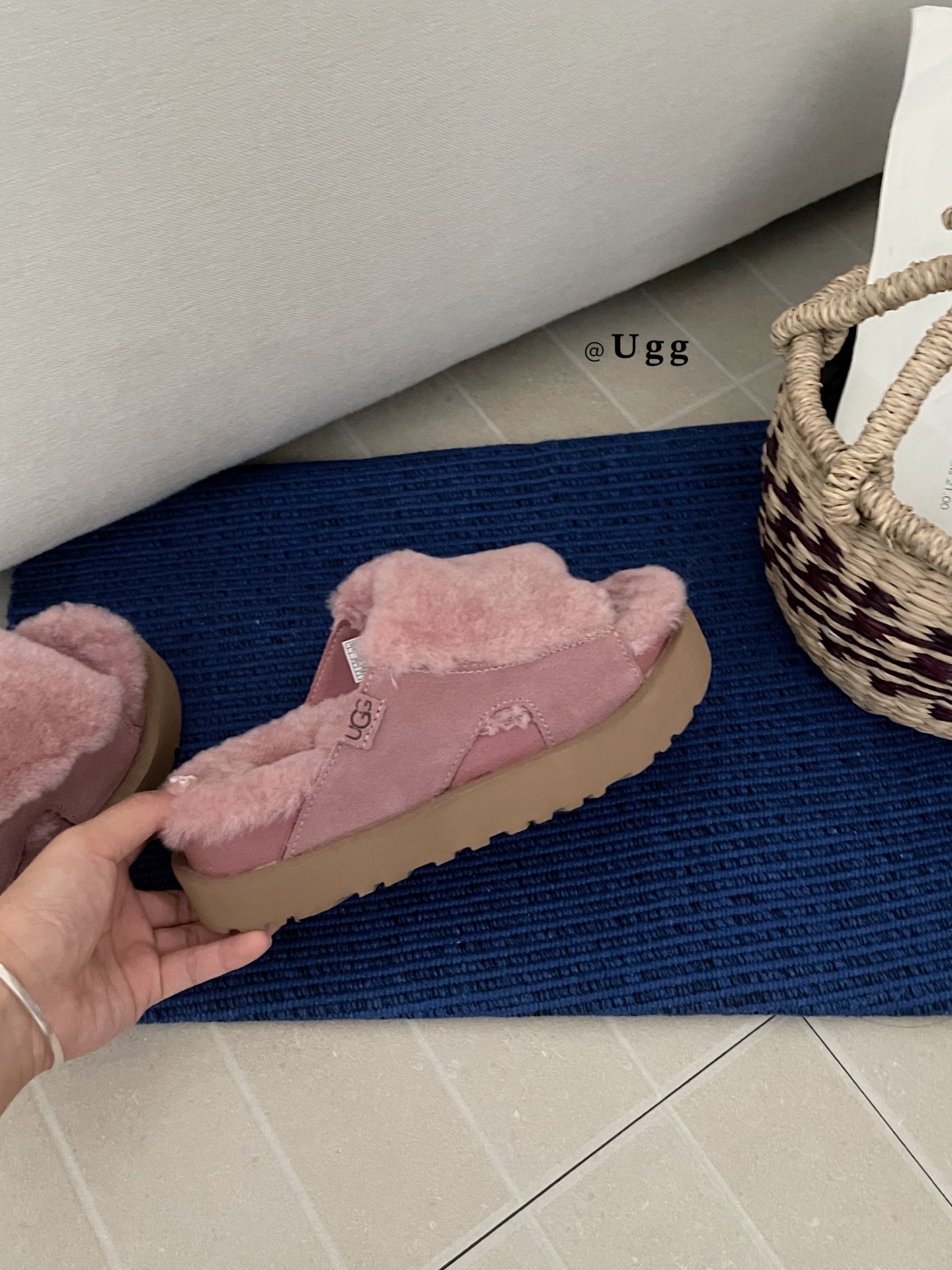 𝐔𝐠𝐠 | 巴约娜拖鞋UGG 新款拖鞋已上线UGG羊毛🦙拖丨舒适感太绝这波毛毛拖直接拿捏松弛感翻毛皮+软