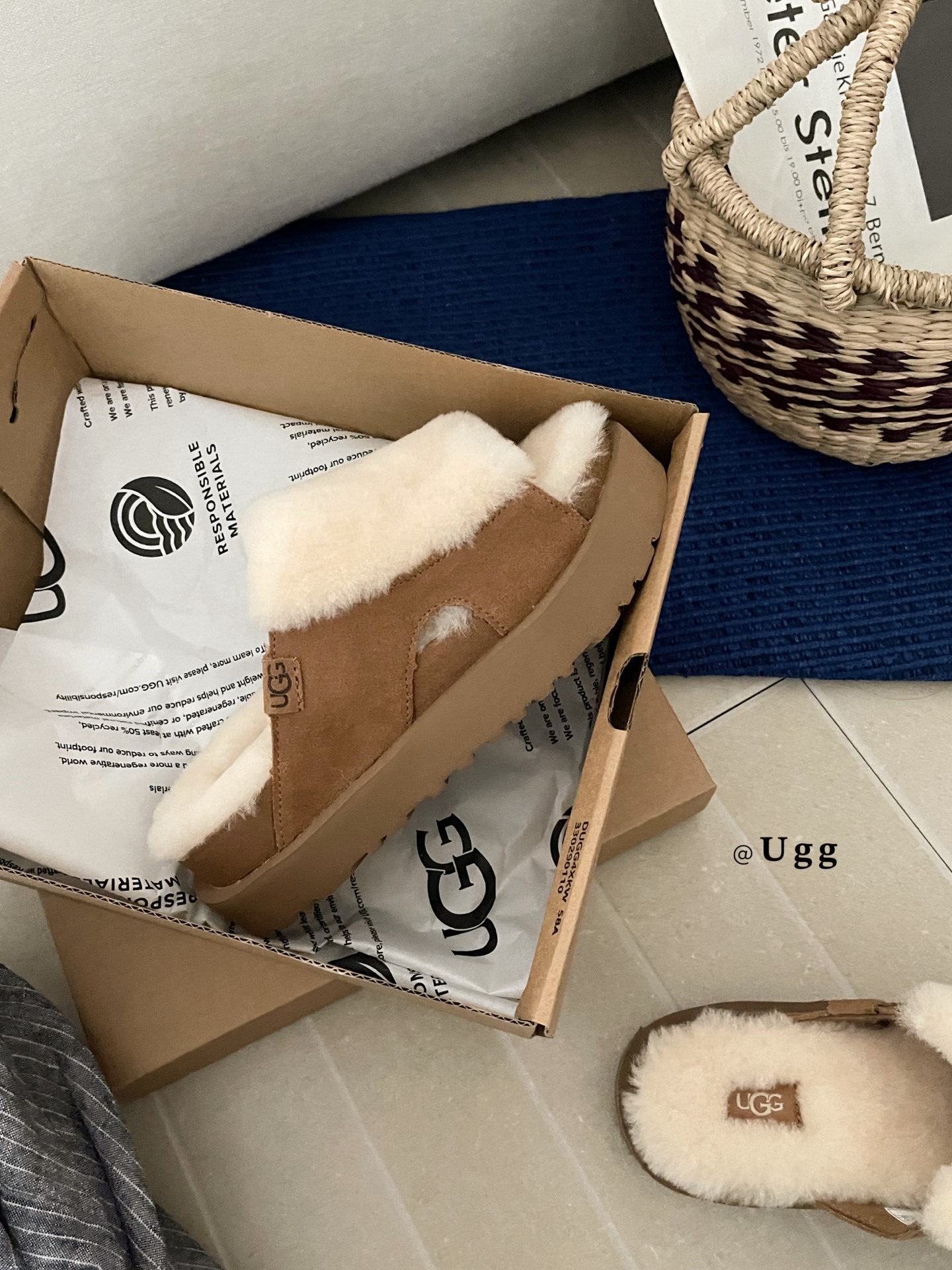 𝐔𝐠𝐠 | 巴约娜拖鞋UGG 新款拖鞋已上线UGG羊毛🦙拖丨舒适感太绝这波毛毛拖直接拿捏松弛感翻毛皮+软