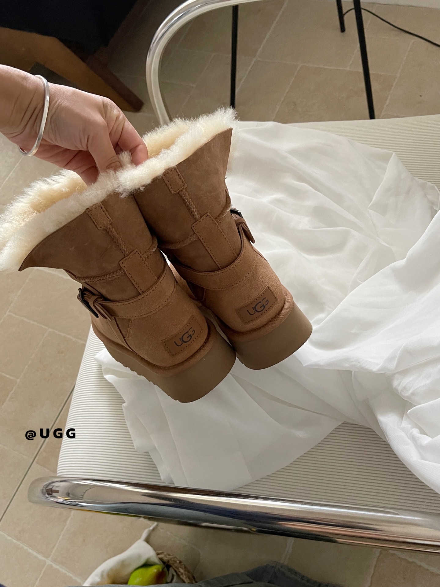 𝐔𝐆𝐆厚底小骑士秒变大长腿 两穿可翻毛 奶里奶气🥥毛茸茸🦙慵懒风+皮带厚底设计〰️秋冬色系搭配时尚元素爆