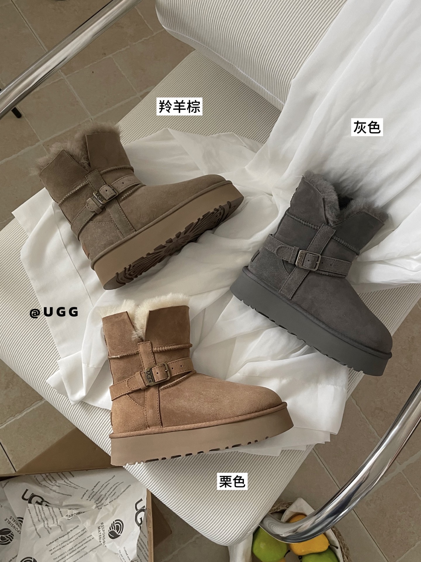 NO:574757,Real price knight thick-soled boots, mid-calf, can make your legs longer in seconds, can be worn twice, can be furled, milky in the breasts, furry and lazy style + belt thick-soled design, autumn and winter color matching, full of fashionable elements, upper with sheepskin and fur, size 35-40, boots, sheepskin19860909实价 骑士厚底靴 中筒 秒变大长腿 两穿可翻毛 奶里奶气 毛茸茸慵懒风+皮带厚底设计 秋冬色系搭 配时尚元素爆棚 鞋面羊皮毛一体 尺码35-40,,boots,sheepskin,Men's shoes