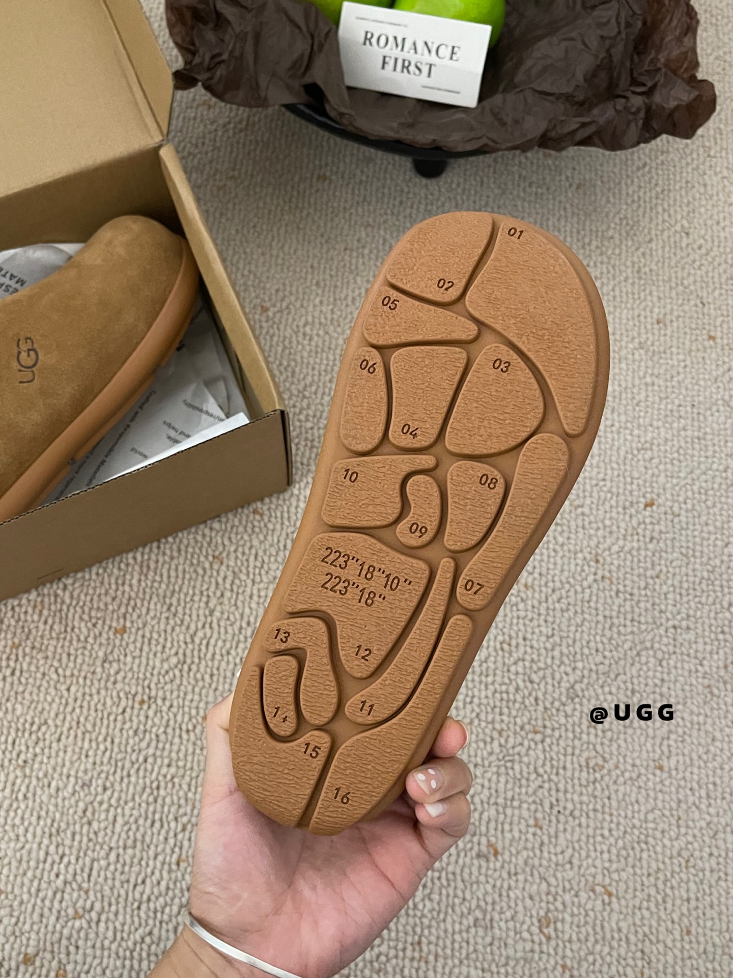 𝐔𝐆𝐆｜土豆半拖这款半包士豆拖冬天穿再合适不过了慵懒随意又好看 狠狠的入坑啦~今年爆🔥的小土豆，脚感无敌