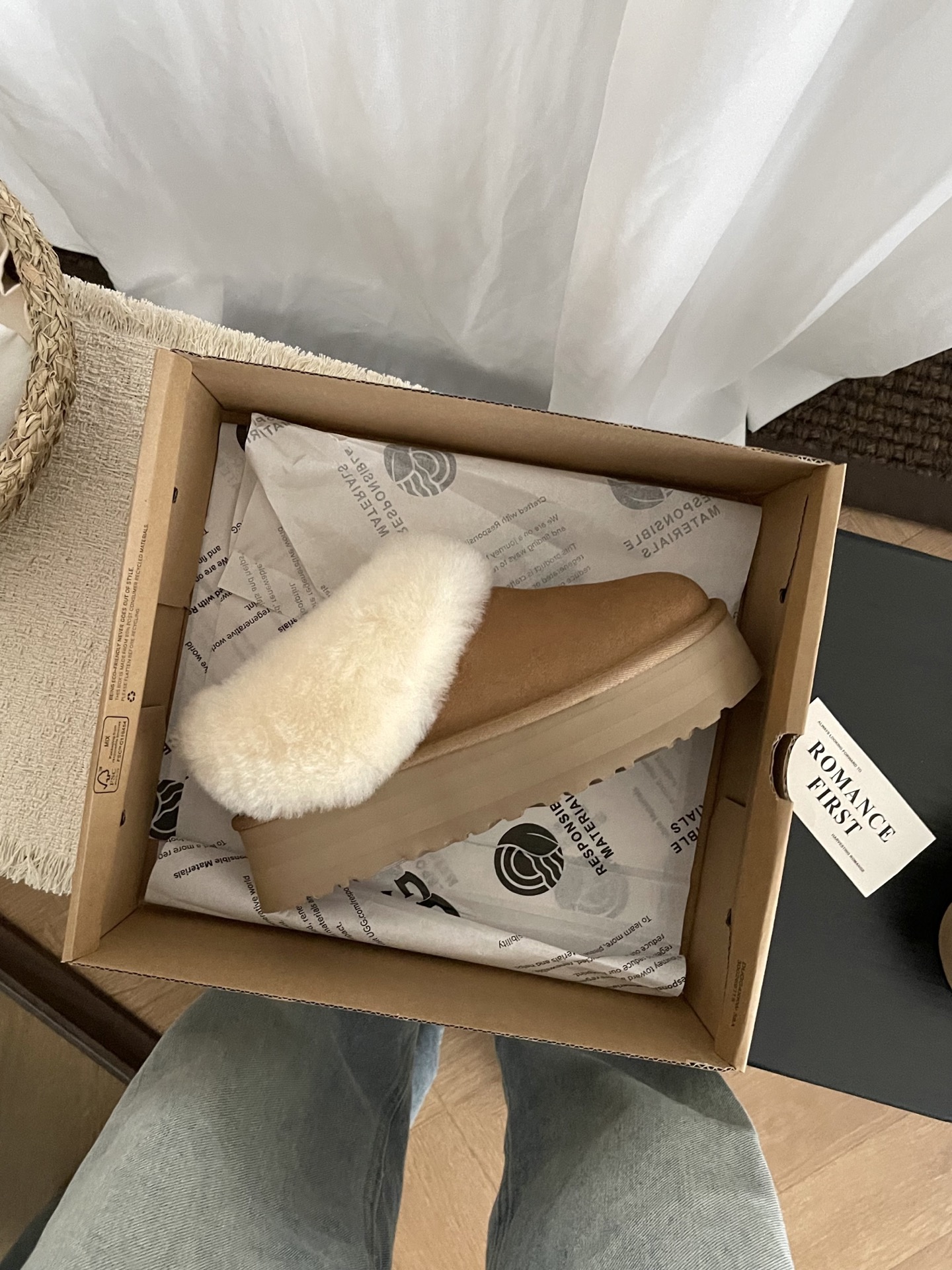 𝐔𝐠𝐠｜塔茨勒便鞋塔茨勒便鞋四色可选，翻毛皮＋羊毛皮又暖又萌10 毫米羊毛超级暖，4.5厘米跟高显高不厚