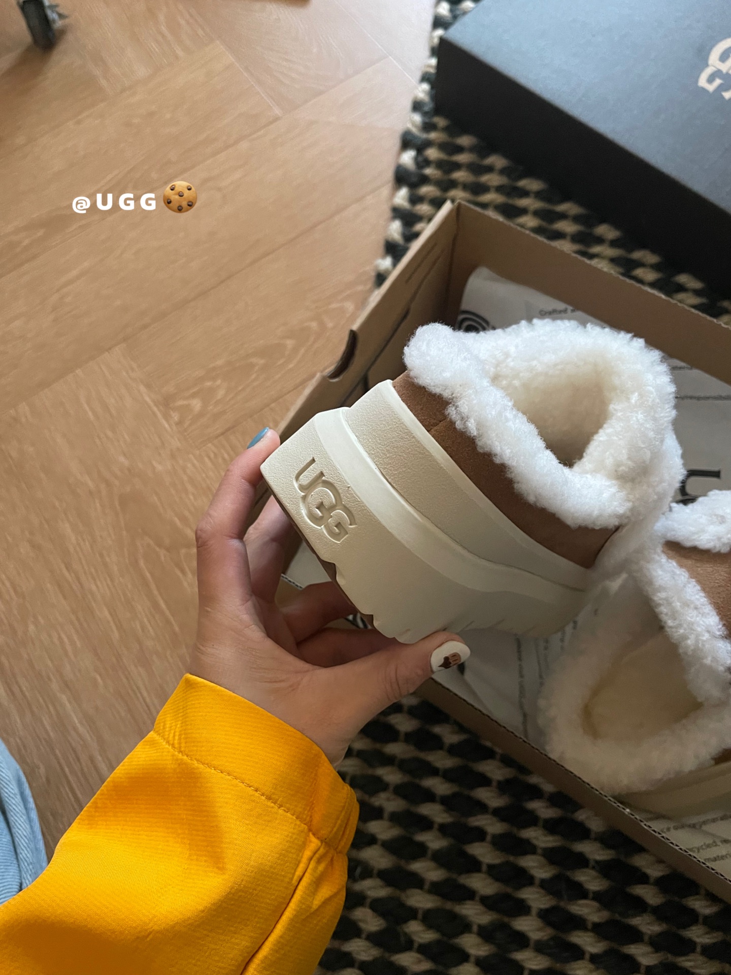 🔥𝐔𝐆𝐆 | 澳版翼毛休闲半拖一脚蹬太好穿这个好萌好轻好便捷不知道该怎么夸真的是一眼心动size：35-