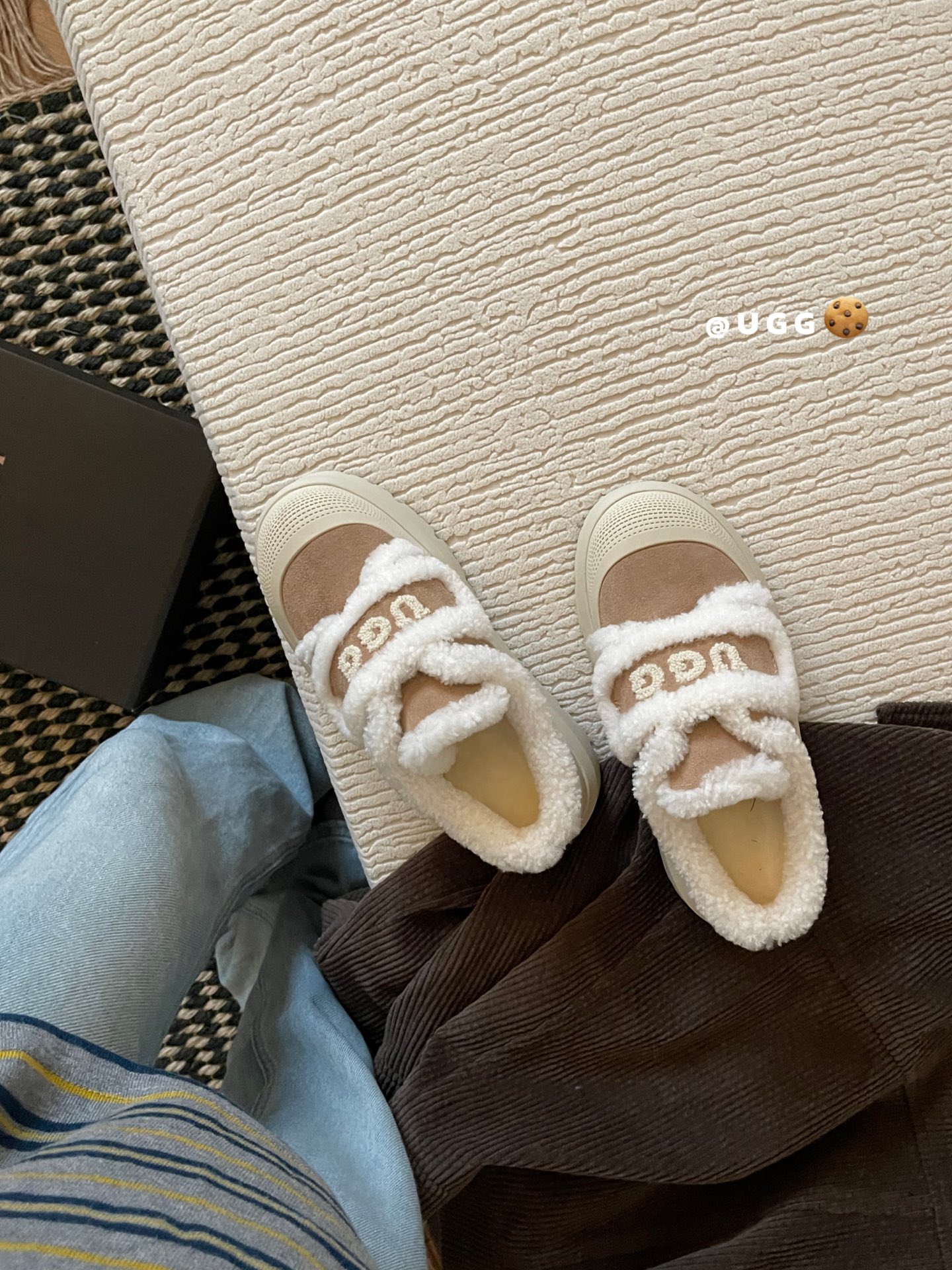 🔥𝐔𝐆𝐆 | 澳版翼毛休闲半拖一脚蹬太好穿这个好萌好轻好便捷不知道该怎么夸真的是一眼心动size：35-