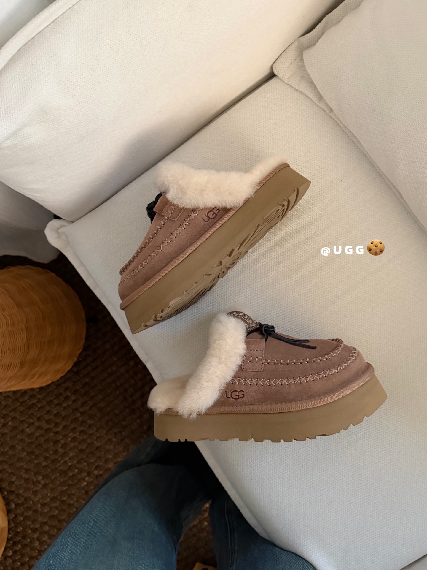 🔥UGG｜蒂茨库特托鞋鞋面牛翻皮 手工缝线 很有心意❤️虽然是拖鞋 但保暖性很好 羊毛也是超级柔软的！S