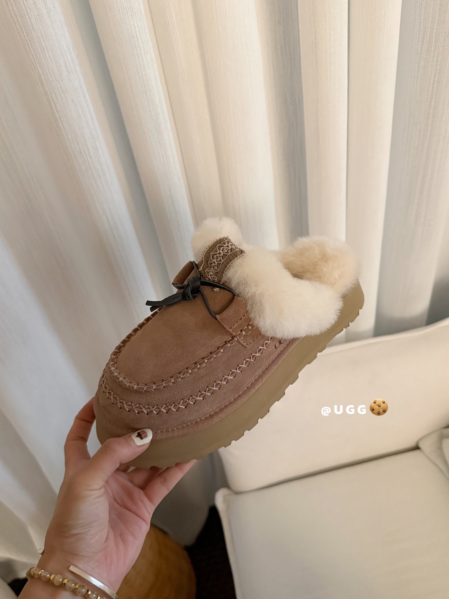 🔥UGG｜蒂茨库特托鞋鞋面牛翻皮 手工缝线 很有心意❤️虽然是拖鞋 但保暖性很好 羊毛也是超级柔软的！S
