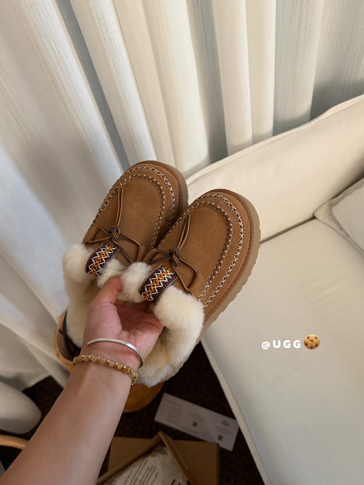 🔥UGG｜蒂茨库特托鞋鞋面牛翻皮 手工缝线 很有心意❤️虽然是拖鞋 但保暖性很好 羊毛也是超级柔软的！S