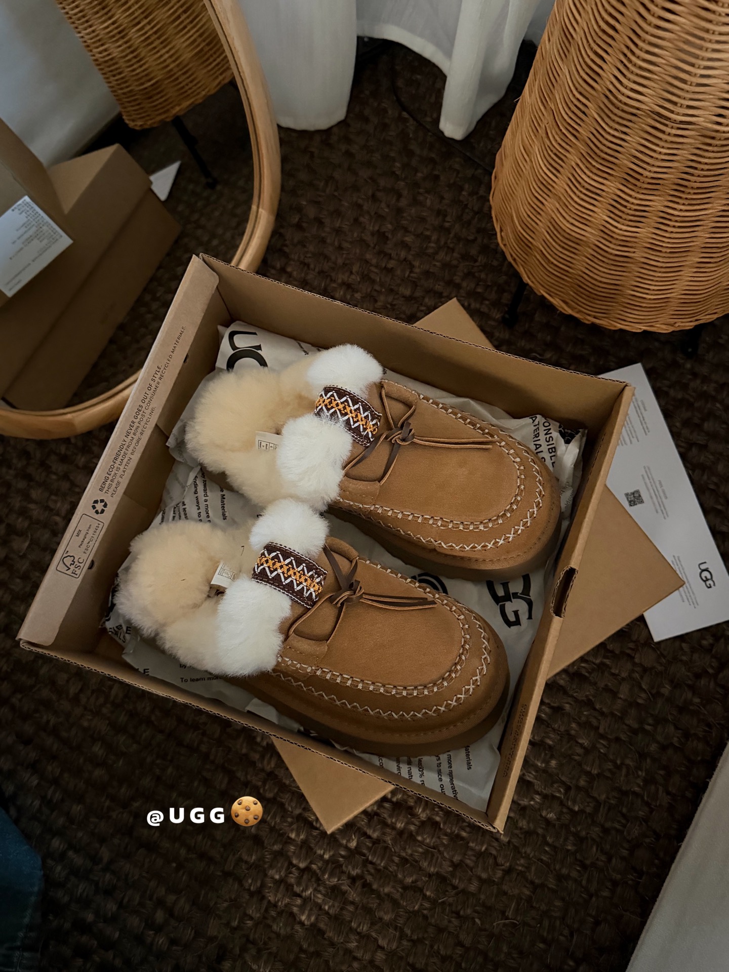 🔥UGG｜蒂茨库特托鞋鞋面牛翻皮 手工缝线 很有心意❤️虽然是拖鞋 但保暖性很好 羊毛也是超级柔软的！S