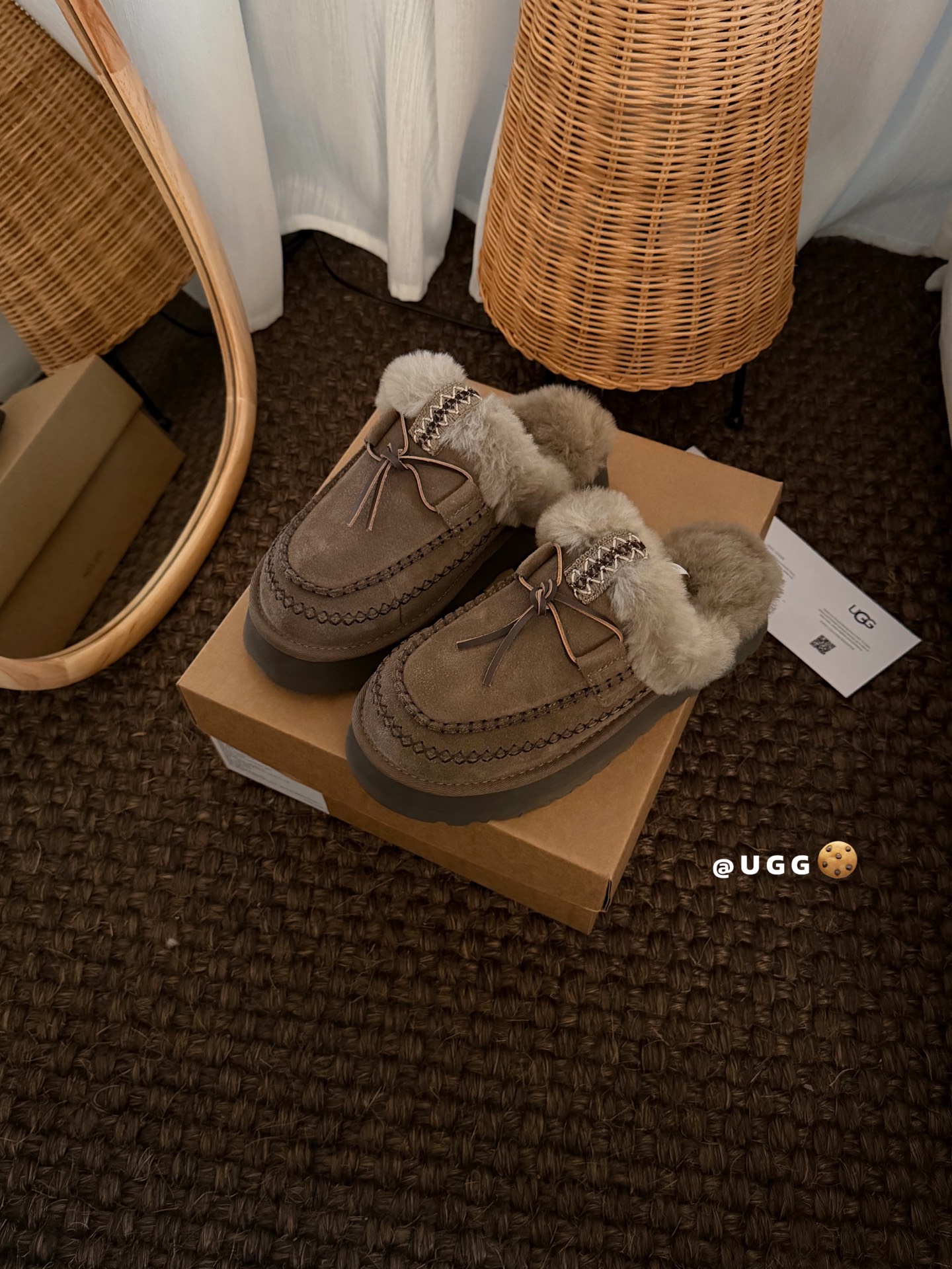 🔥UGG｜蒂茨库特托鞋鞋面牛翻皮 手工缝线 很有心意❤️虽然是拖鞋 但保暖性很好 羊毛也是超级柔软的！S