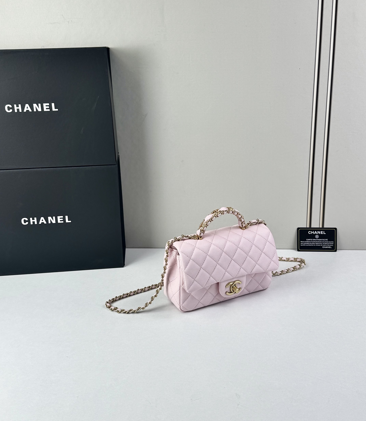 香奈儿Chanel 手柄大mini链条包这款23k 手柄mini经典再升级的设计👍在基础上搭配了皮穿链手