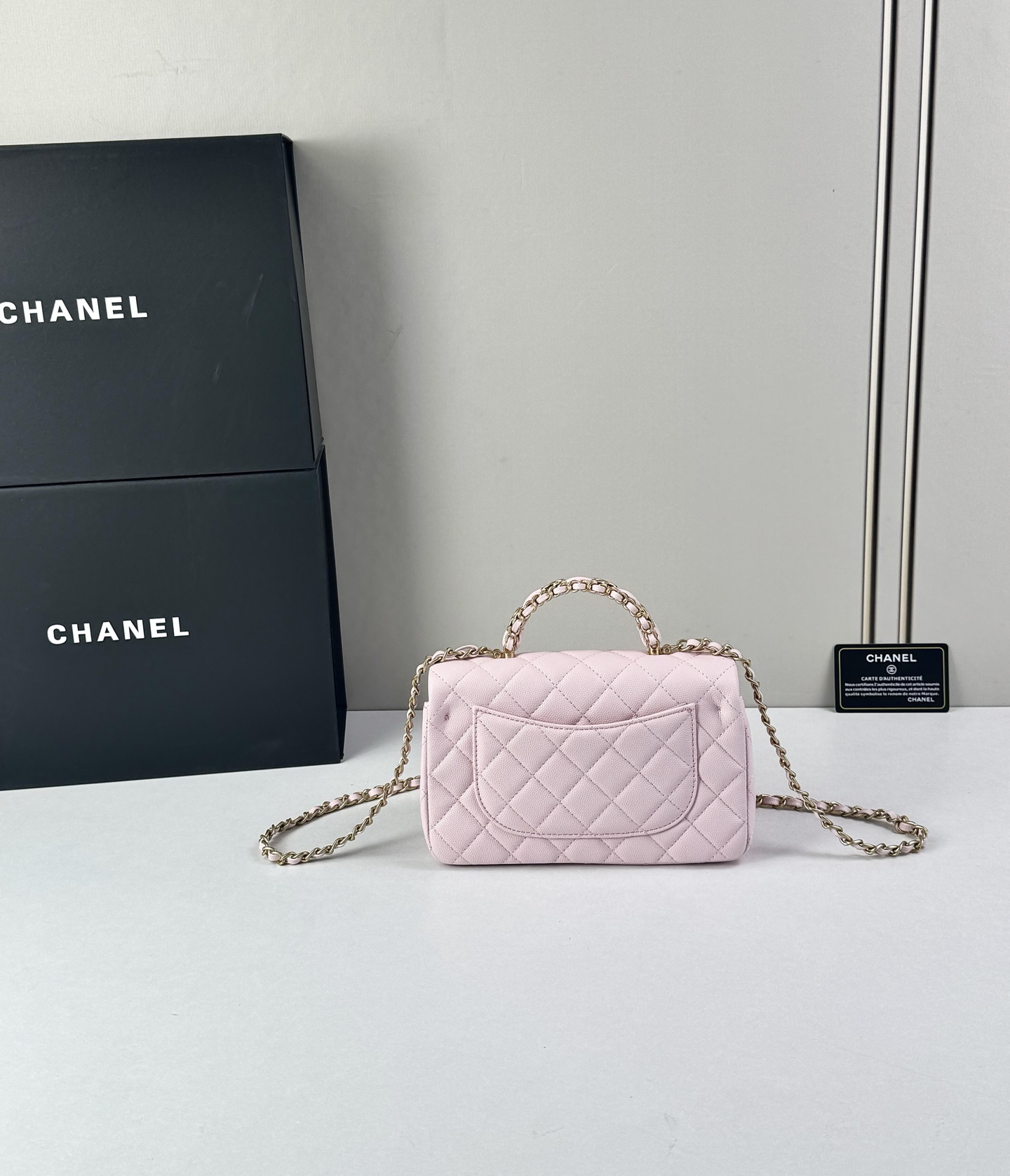 香奈儿Chanel 手柄大mini链条包这款23k 手柄mini经典再升级的设计👍在基础上搭配了皮穿链手