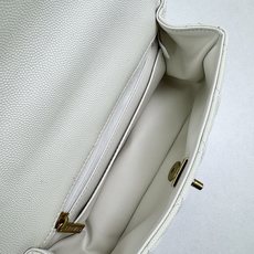 香奈儿Chanel 手柄大mini链条包这款23k 手柄mini经典再升级的设计👍在基础上搭配了皮穿链手 香奈儿Chanel 手柄大mini链条包这款23k 手柄mini经典再升级的设计👍在基础上搭配了皮穿链手