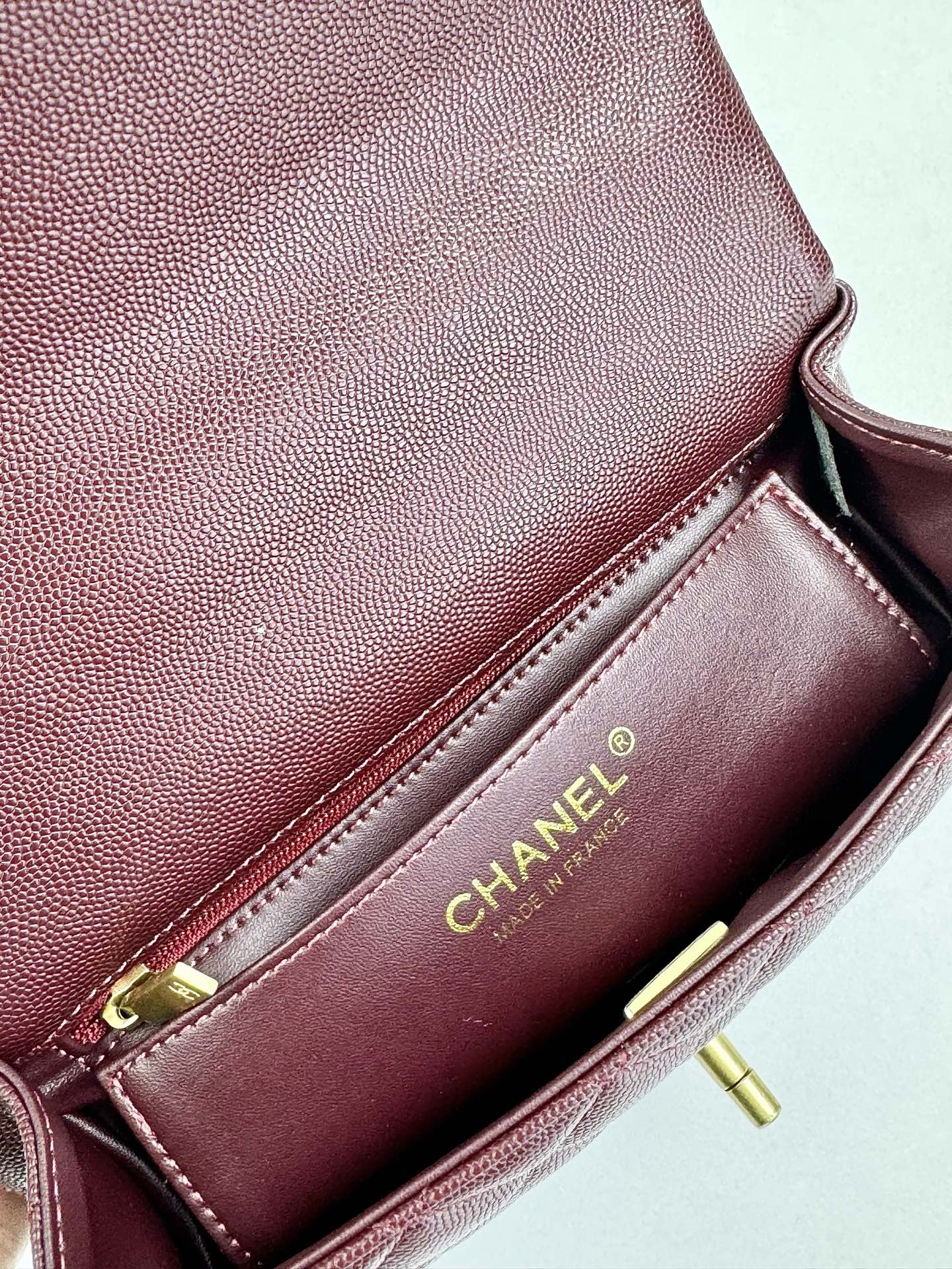香奈儿Chanel 手柄大mini链条包这款23k 手柄mini经典再升级的设计👍在基础上搭配了皮穿链手