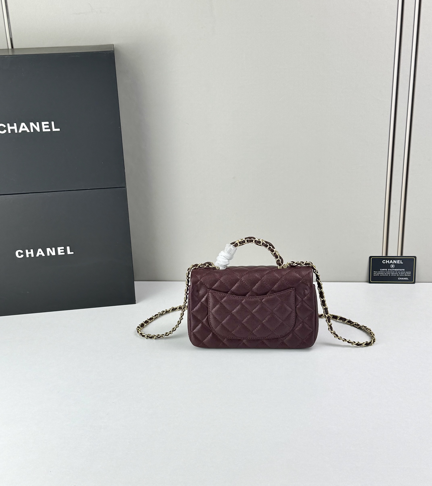 香奈儿Chanel 手柄大mini链条包这款23k 手柄mini经典再升级的设计👍在基础上搭配了皮穿链手