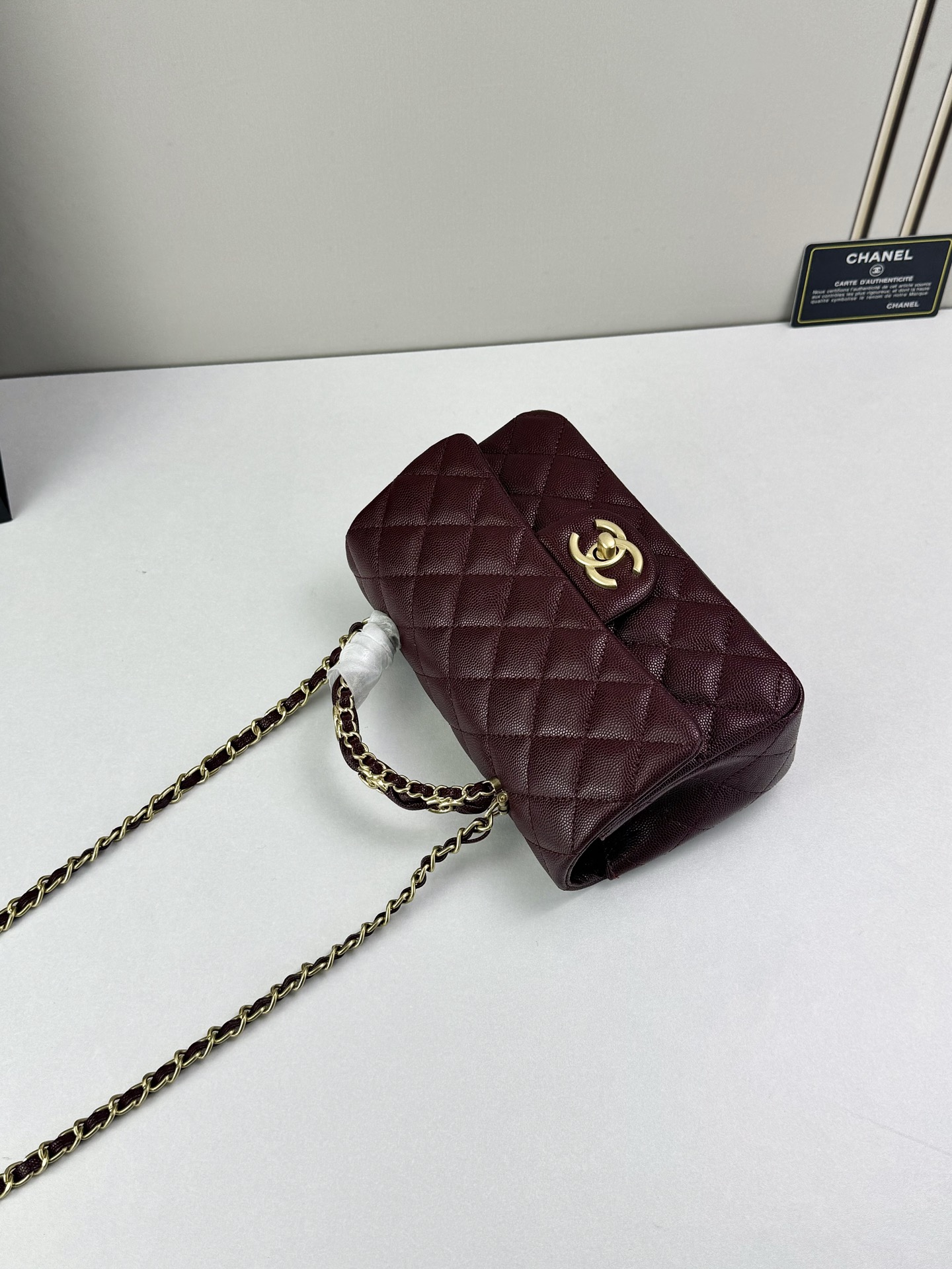 香奈儿Chanel 手柄大mini链条包这款23k 手柄mini经典再升级的设计👍在基础上搭配了皮穿链手