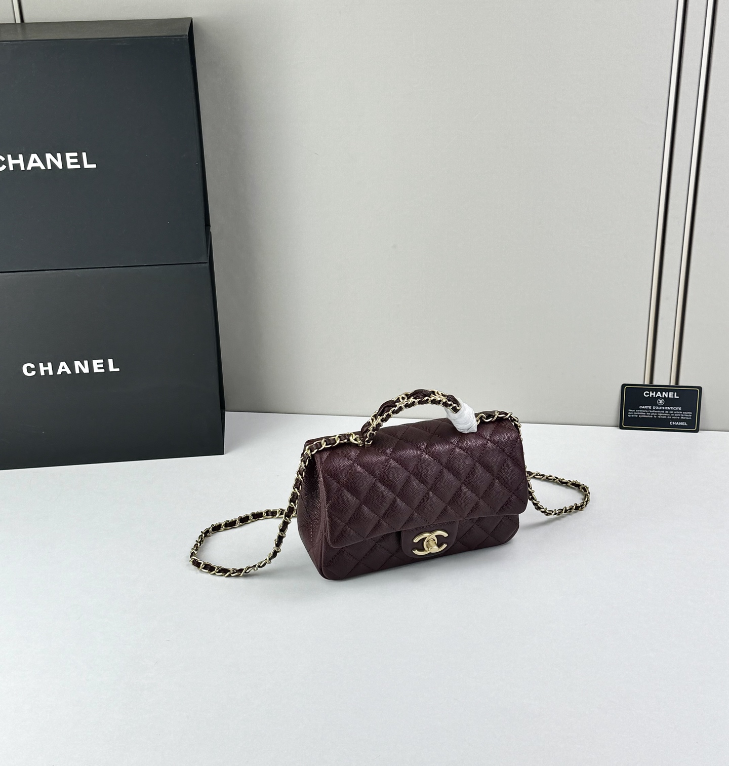 香奈儿Chanel 手柄大mini链条包这款23k 手柄mini经典再升级的设计👍在基础上搭配了皮穿链手