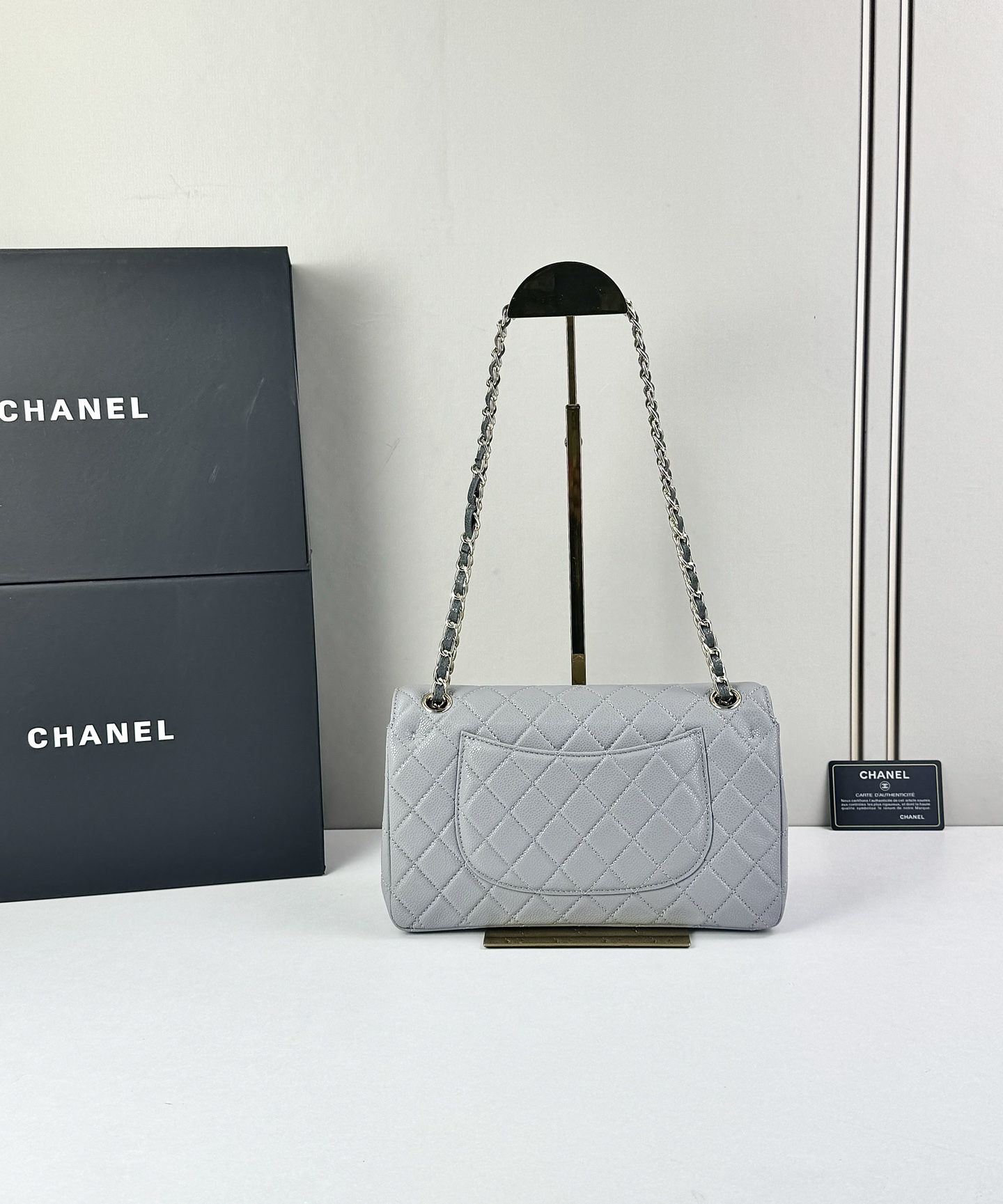 CHANEL Classic 25CF 鱼子酱浅 金扣经典简约大气 优雅永不过时 小牛皮细颗粒鱼子酱外观