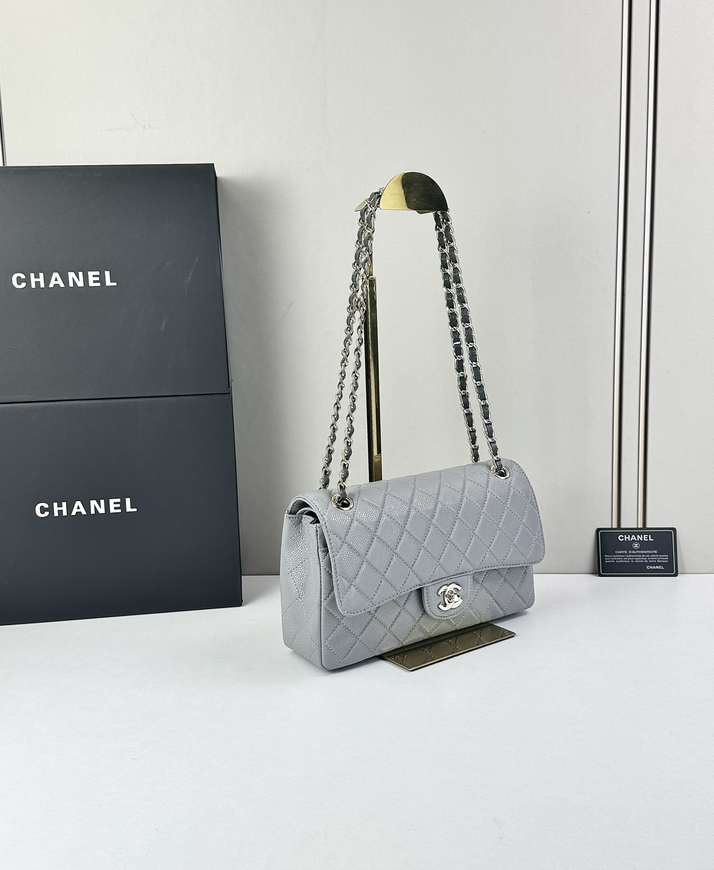 CHANEL Classic 25CF 鱼子酱浅 金扣经典简约大气 优雅永不过时 小牛皮细颗粒鱼子酱外观