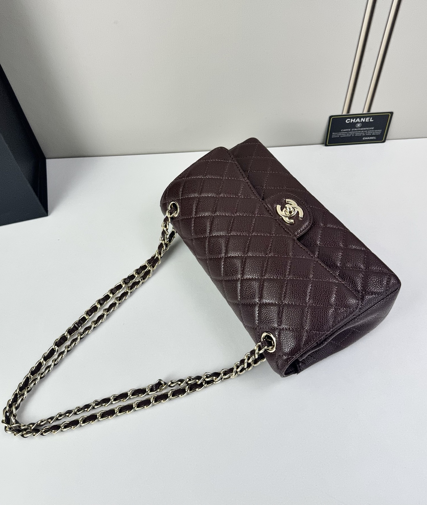 CHANEL Classic 25CF 鱼子酱浅 金扣经典简约大气 优雅永不过时 小牛皮细颗粒鱼子酱外观