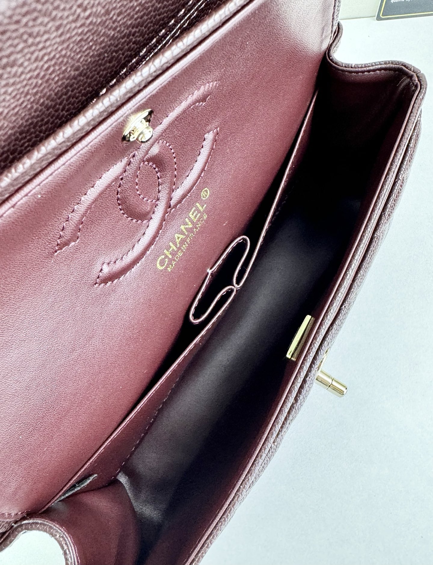 CHANEL Classic 25CF 鱼子酱浅 金扣经典简约大气 优雅永不过时 小牛皮细颗粒鱼子酱外观