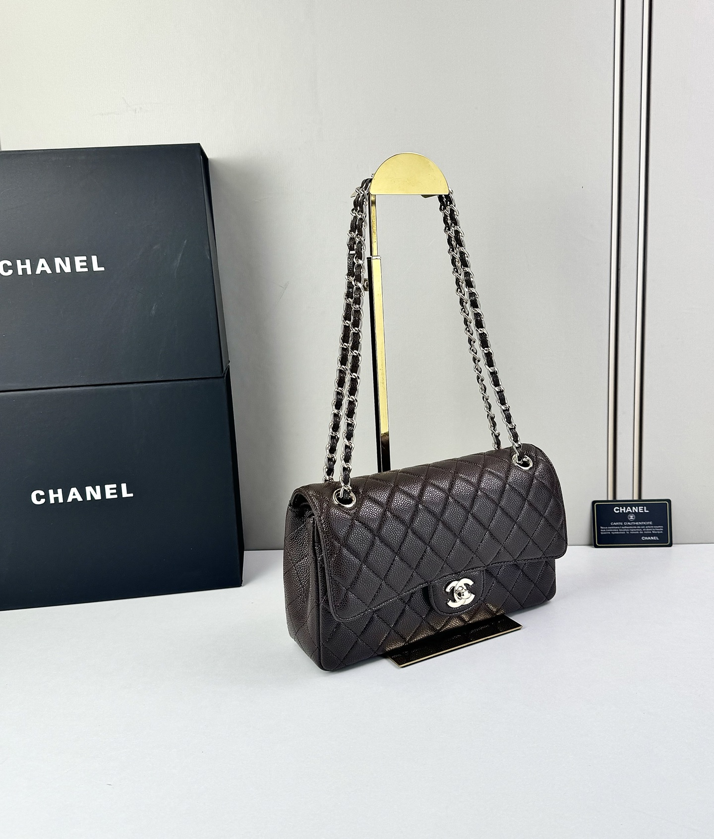 CHANEL Classic 25CF 鱼子酱浅 金扣经典简约大气 优雅永不过时 小牛皮细颗粒鱼子酱外观