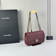 CHANEL Classic 25CF 鱼子酱浅 金扣经典简约大气 优雅永不过时 小牛皮细颗粒鱼子酱外观 CHANEL Classic 25CF 鱼子酱浅 金扣经典简约大气 优雅永不过时 小牛皮细颗粒鱼子酱外观