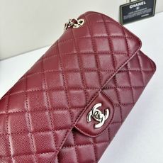 CHANEL Classic 25CF 鱼子酱浅 金扣经典简约大气 优雅永不过时 小牛皮细颗粒鱼子酱外观 CHANEL Classic 25CF 鱼子酱浅 金扣经典简约大气 优雅永不过时 小牛皮细颗粒鱼子酱外观