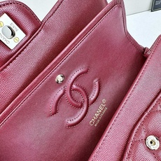 CHANEL Classic 25CF 鱼子酱浅 金扣经典简约大气 优雅永不过时 小牛皮细颗粒鱼子酱外观 CHANEL Classic 25CF 鱼子酱浅 金扣经典简约大气 优雅永不过时 小牛皮细颗粒鱼子酱外观