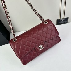 CHANEL Classic 25CF 鱼子酱浅 金扣经典简约大气 优雅永不过时 小牛皮细颗粒鱼子酱外观 CHANEL Classic 25CF 鱼子酱浅 金扣经典简约大气 优雅永不过时 小牛皮细颗粒鱼子酱外观