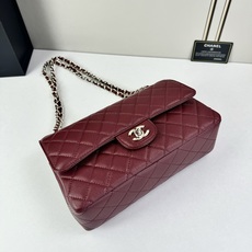 CHANEL Classic 25CF 鱼子酱浅 金扣经典简约大气 优雅永不过时 小牛皮细颗粒鱼子酱外观 CHANEL Classic 25CF 鱼子酱浅 金扣经典简约大气 优雅永不过时 小牛皮细颗粒鱼子酱外观