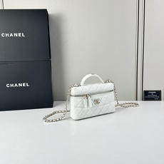 Chanel 25C 早春LP盒子手提包👜新元素设计的一款链条⛓️手提包链条🉑️拆卸手腕顶部保留经典小双 Chanel 25C 早春LP盒子手提包👜新元素设计的一款链条⛓️手提包链条🉑️拆卸手腕顶部保留经典小双