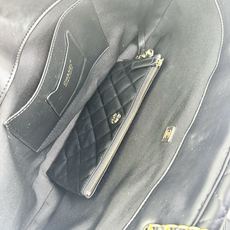 Chanel26C早春新款菜篮子编织包⛱️度假氛围里绕不开的拉菲草以及藤条编织元素 ✨在夏日风情的度假系 Chanel26C早春新款菜篮子编织包⛱️度假氛围里绕不开的拉菲草以及藤条编织元素 ✨在夏日风情的度假系