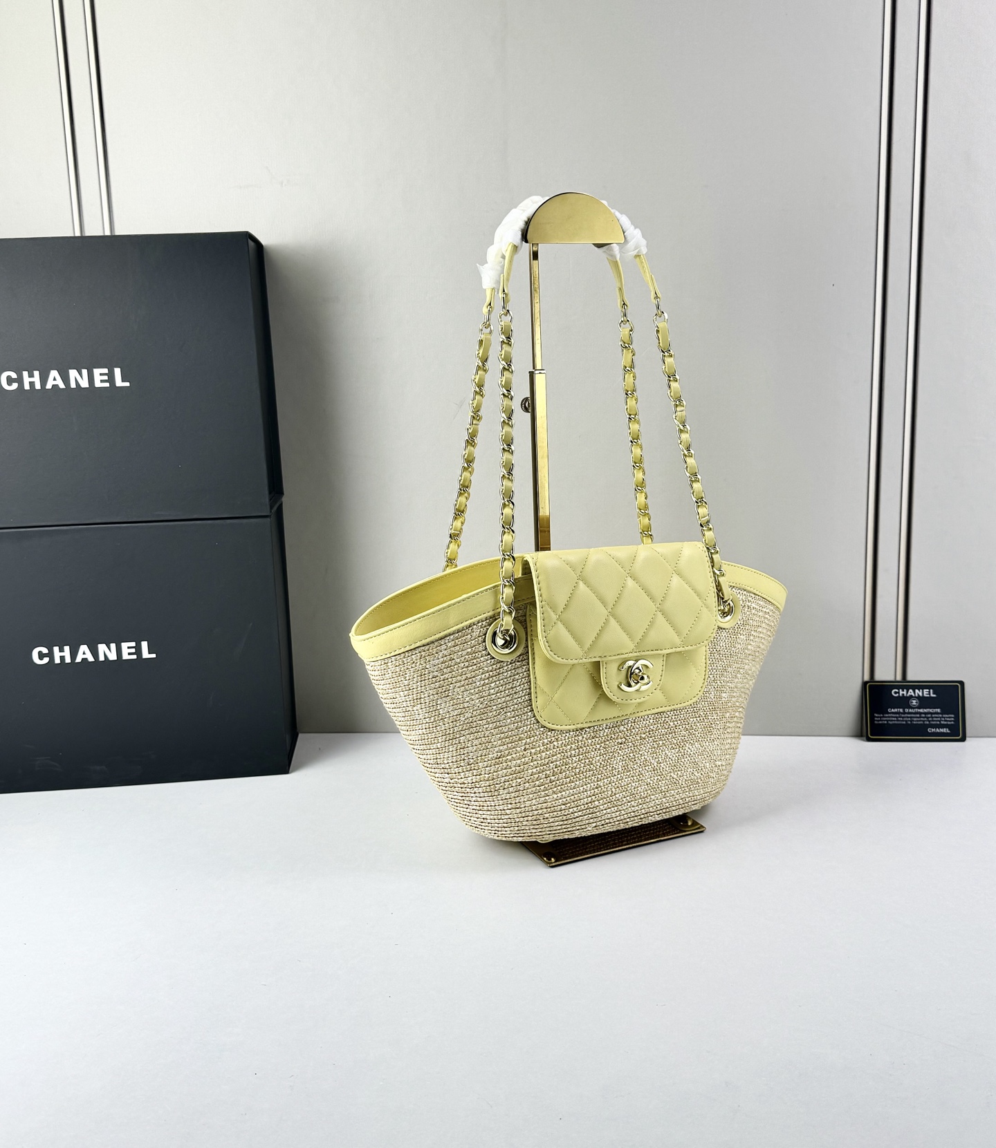Chanel26C早春新款菜篮子编织包⛱️度假氛围里绕不开的拉菲草以及藤条编织元素 ✨在夏日风情的度假系