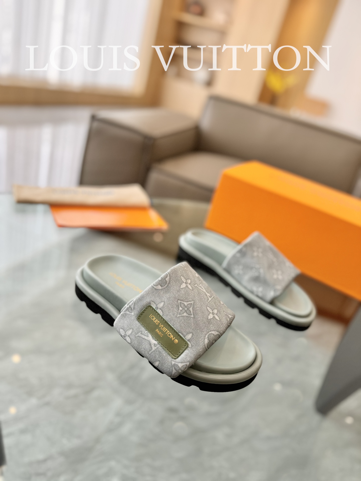 Mirror copia il lusso
 Louis Vuitton Nuovo
 Scarpe Pantofole Unisex Pelle di capra pecora Vintage