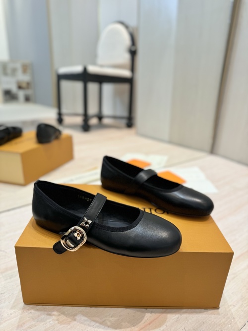 Louis Vuitton Women's Black Leather Ballet Flats with Flower Buckle