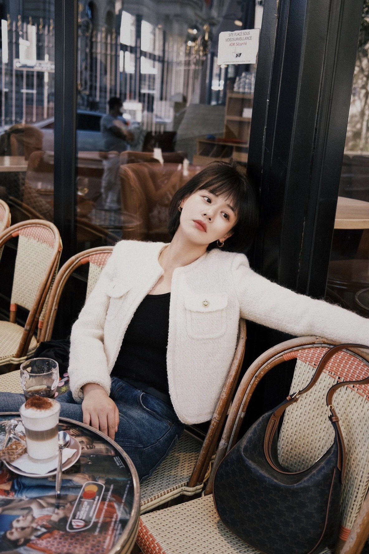 NO:197678,Ma Sichun CELINE HOBO The latest season of C position is definitely a big bag. 114713, Celine, Celine, Celine19860909马思纯CELINE HOBO 最新一季C位绝对是大包无疑了114713,赛琳celine,celine,celine,Bag