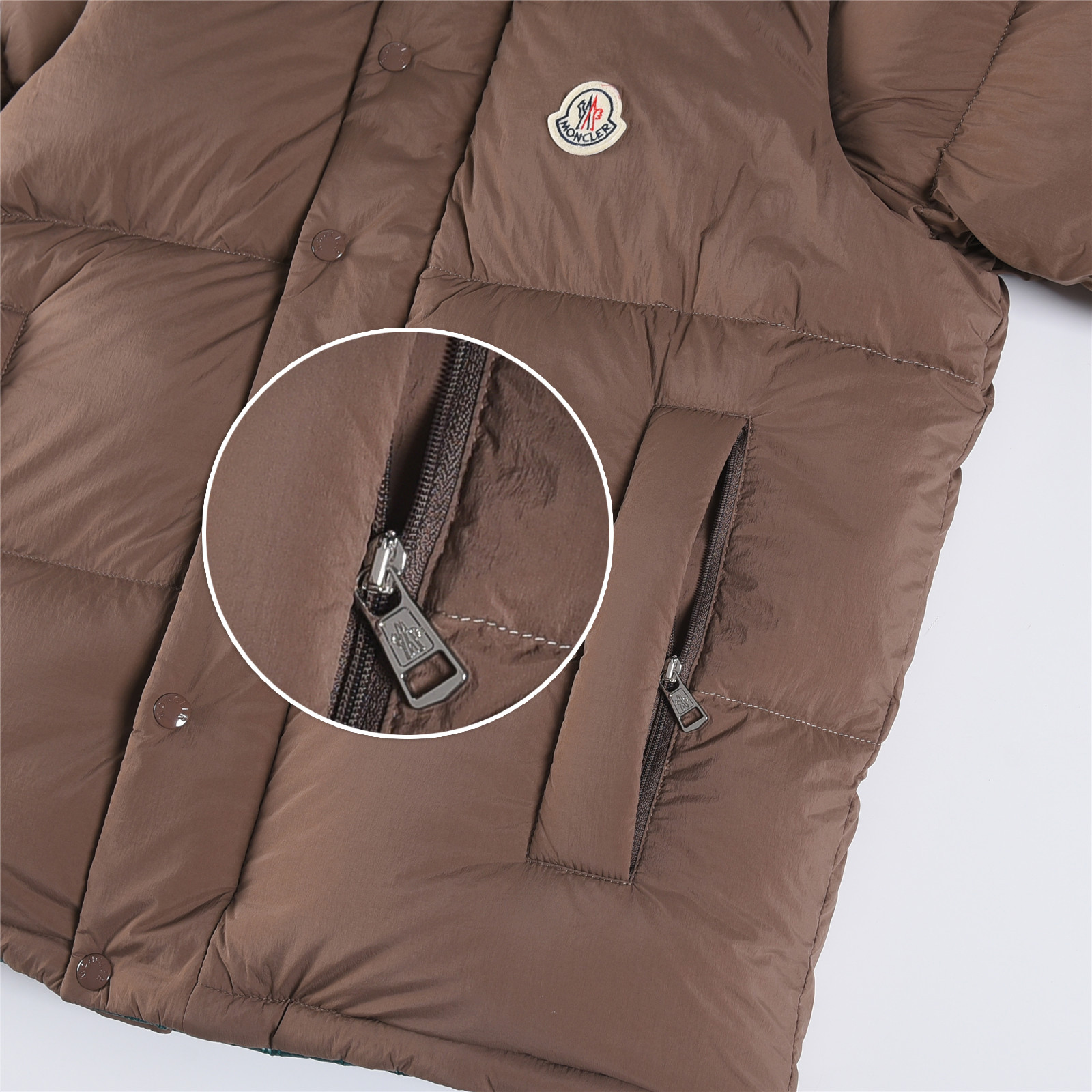 Moncler Verone Chaqueta Acolchada Reversible con Mangas Desmontables para Hombre 5 a1757754568749 5281