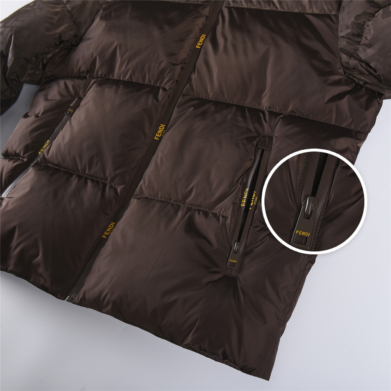 #正品级:FENDI FW25 秋冬新品双拼工艺特殊logo布艺休闲轻奢连帽羽绒服男女款#F05# 𝗦𝗶