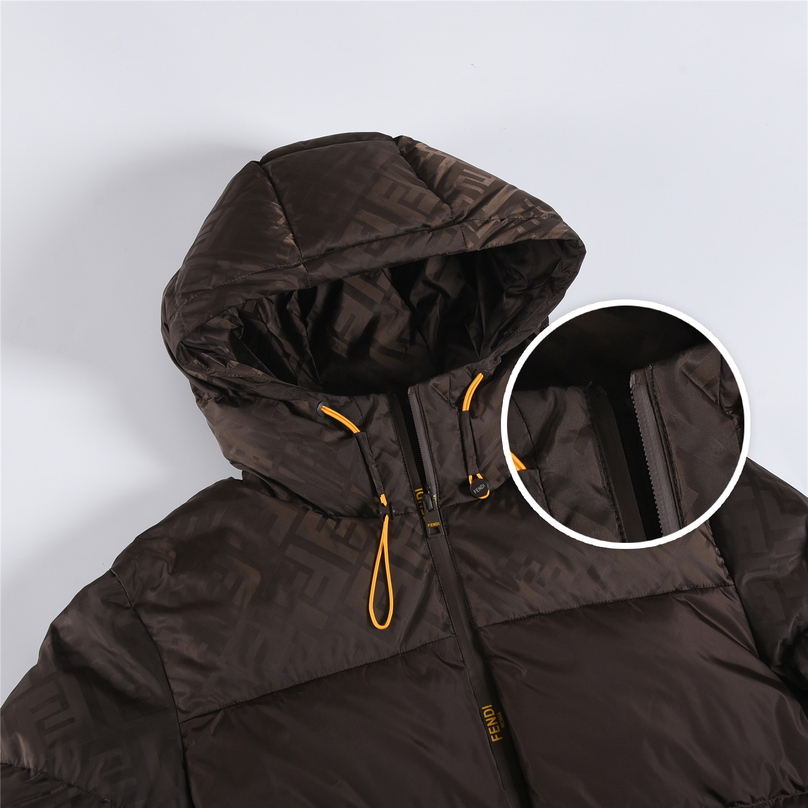 #正品级:FENDI FW25 秋冬新品双拼工艺特殊logo布艺休闲轻奢连帽羽绒服男女款#F05# 𝗦𝗶