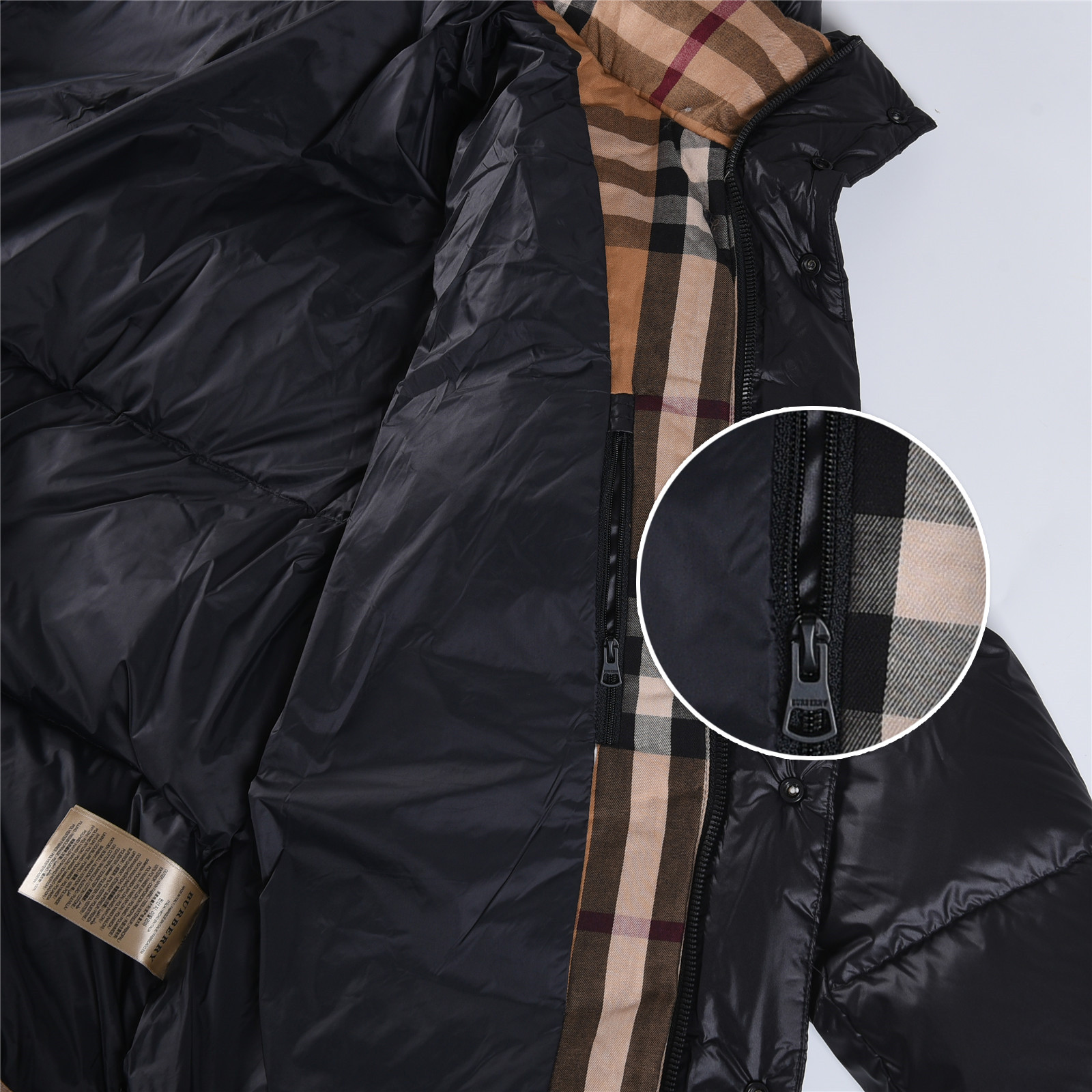 #正品级：𝗕𝘂𝗿𝗯𝗲𝗿𝗿𝘆博柏利 /巴宝莉 秋冬新品经典双拼字母徽章时尚连帽羽绒服男女款#B05# 𝗦𝗶