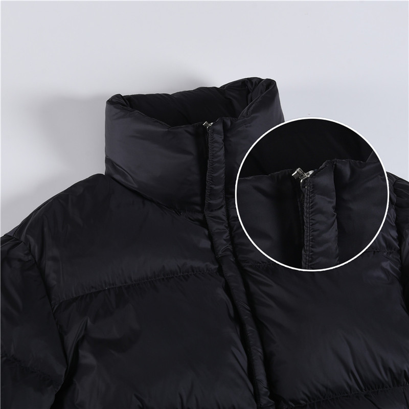 #正品级:𝑷𝒓𝒂𝒅𝒂|普拉达𝑭𝑾25 秋冬新品轻奢休闲立领羽绒服男女款## 𝑺𝒊𝒛𝒆:𝟰𝟴# 𝟱𝟬# 𝟱