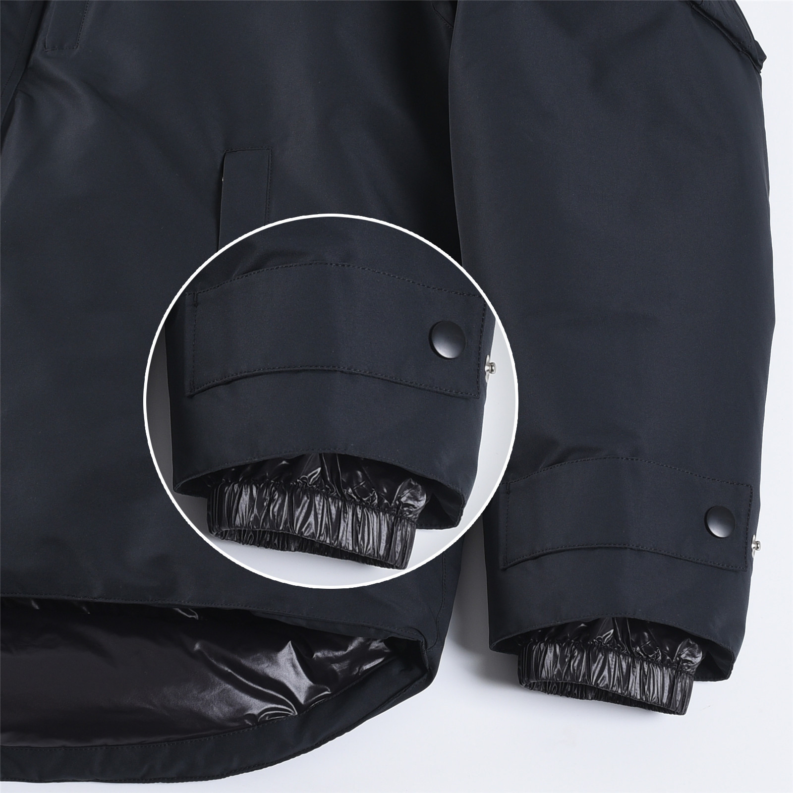 #正品级:𝑷𝒓𝒂𝒅𝒂|普拉达𝑭𝑾25 秋冬新品轻奢休闲超宽松版型中长款连帽羽绒服男女款## 𝑺𝒊𝒛𝒆:𝟰