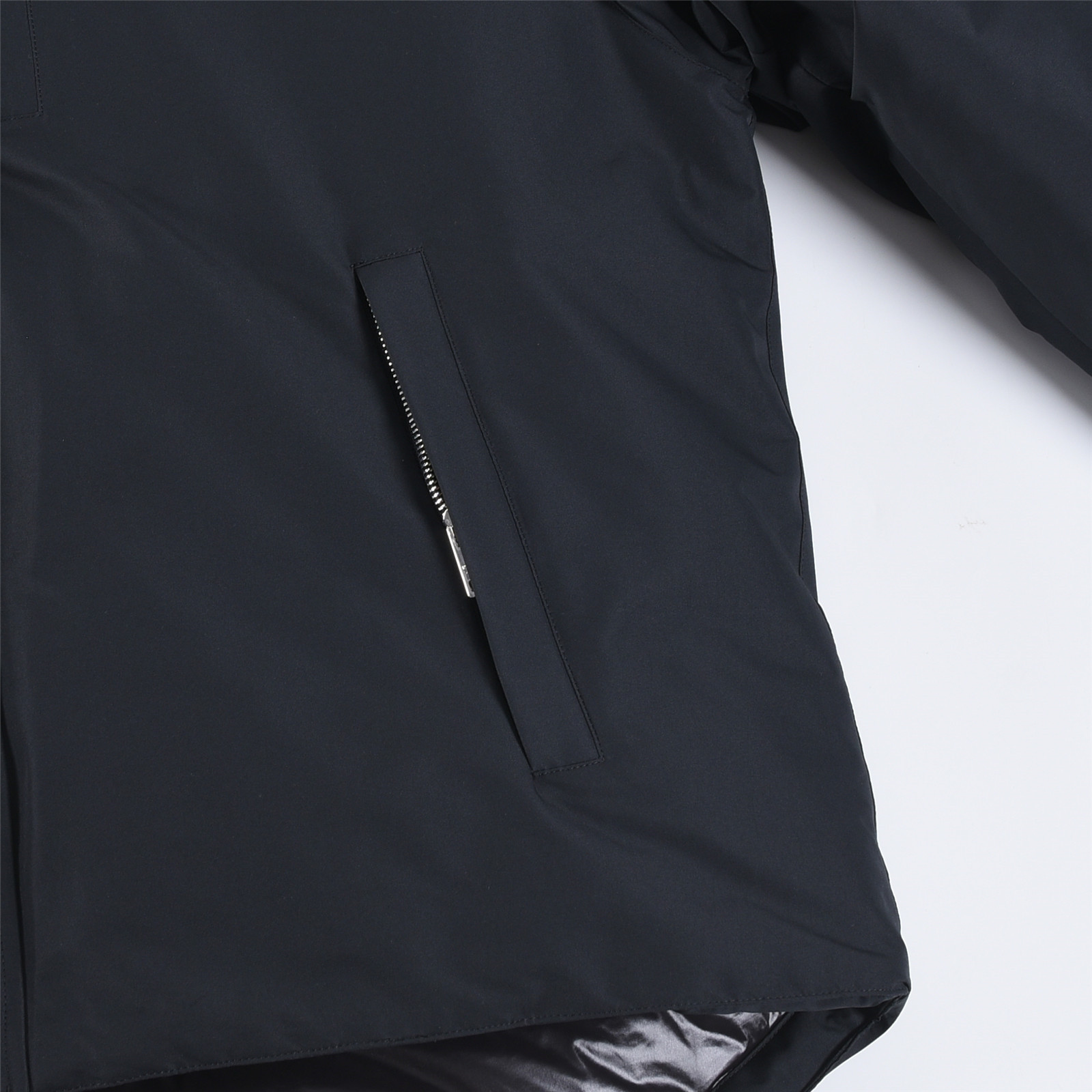 #正品级:𝑷𝒓𝒂𝒅𝒂|普拉达𝑭𝑾25 秋冬新品轻奢休闲超宽松版型中长款连帽羽绒服男女款## 𝑺𝒊𝒛𝒆:𝟰