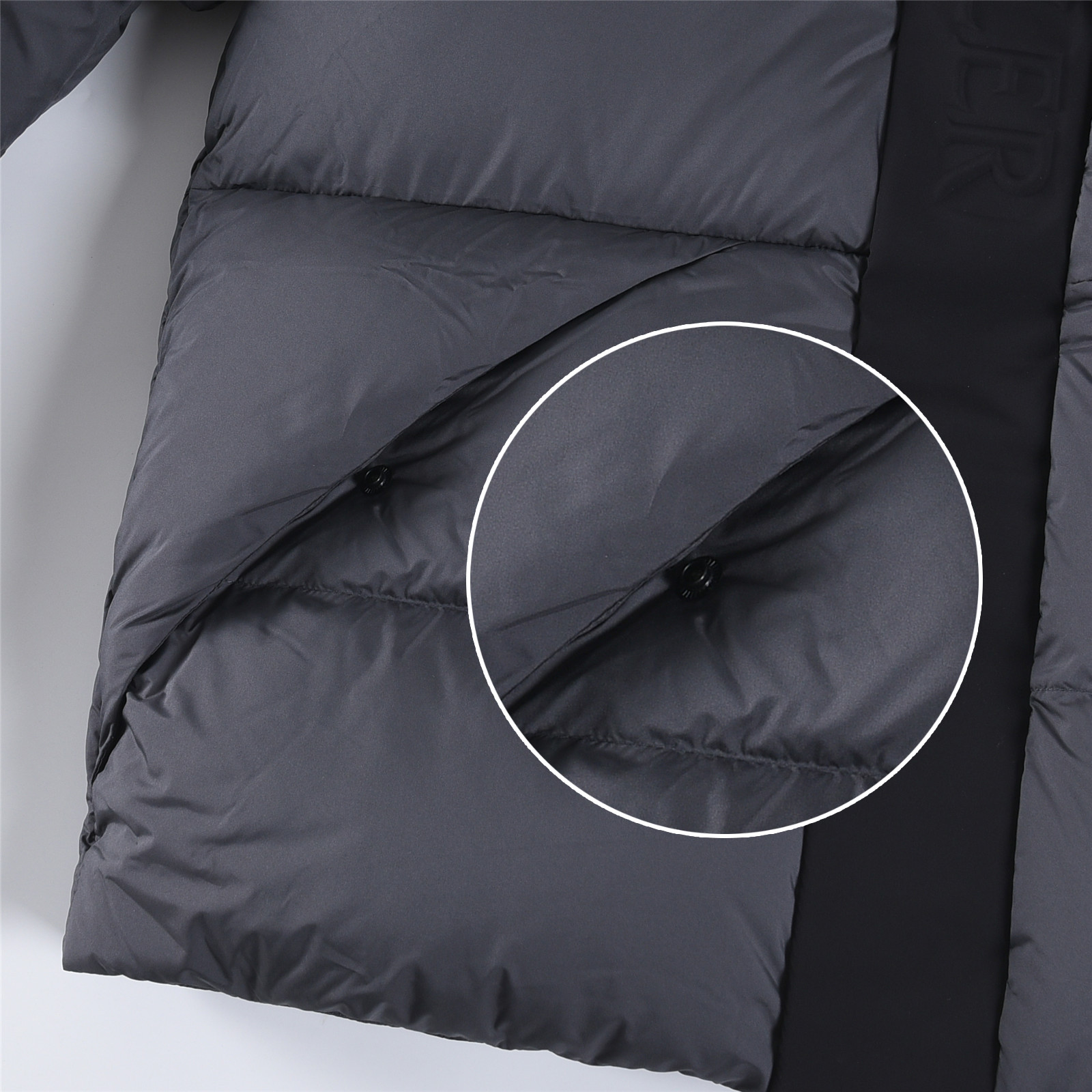 #正品级:𝑴𝒐𝒏𝒄𝒍𝒆𝒓|蒙口 /盟可睐 25𝒔𝒔 Maoeira 经典哑光黑武士连帽轻奢时尚羽绒服男女