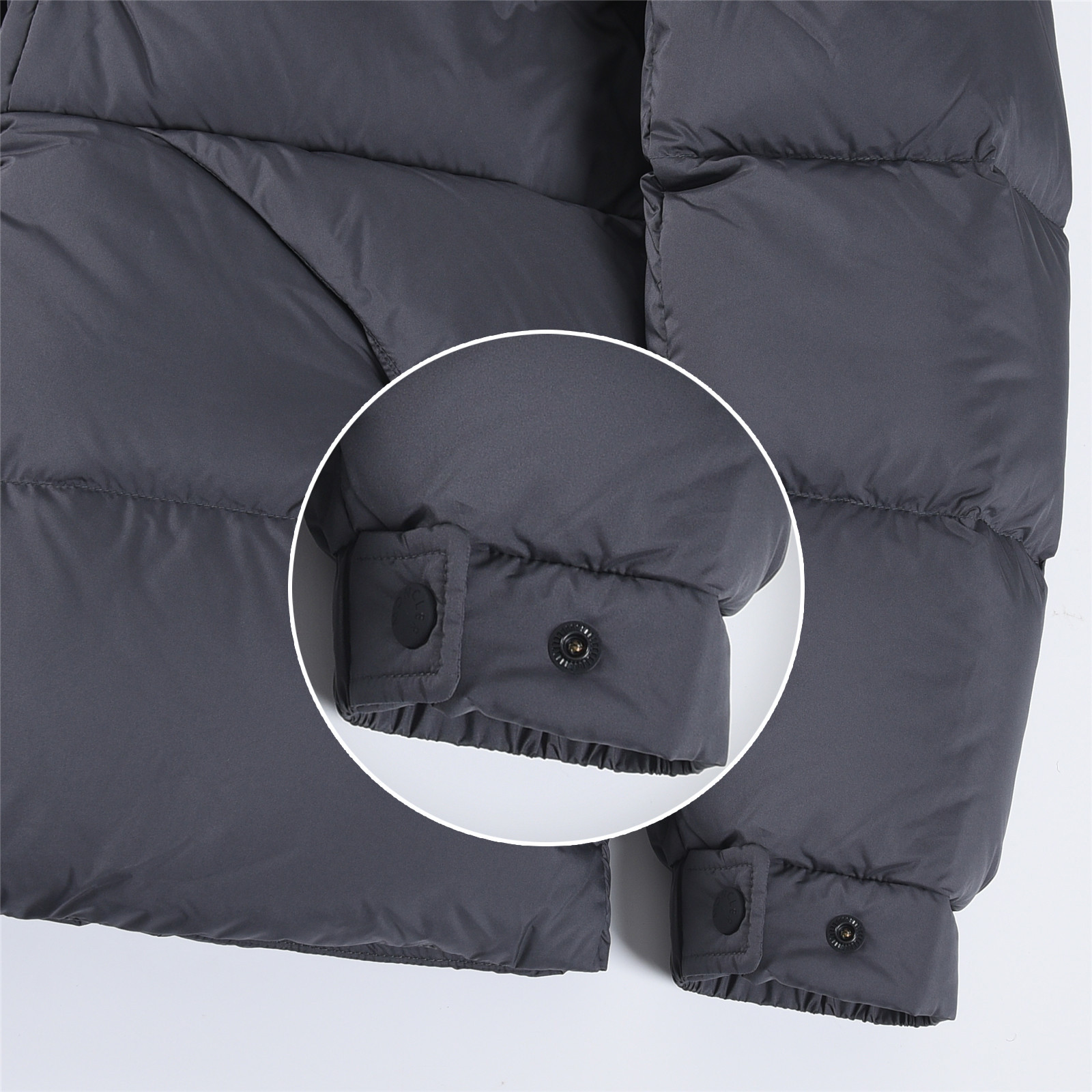 #正品级:𝑴𝒐𝒏𝒄𝒍𝒆𝒓|蒙口 /盟可睐 25𝒔𝒔 Maoeira 经典哑光黑武士连帽轻奢时尚羽绒服男女