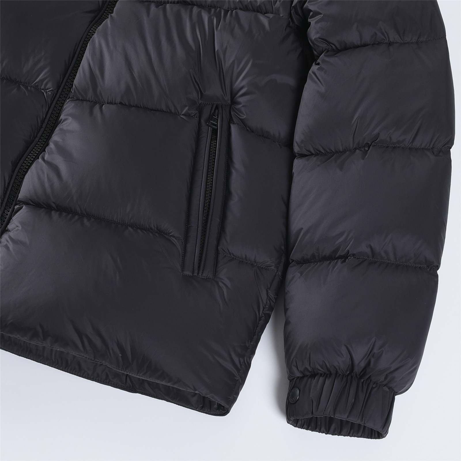 Moncler Citala Chaqueta Acolchada con Logo, Diseño Moderno y Ligero 6 a1758177804436 0510