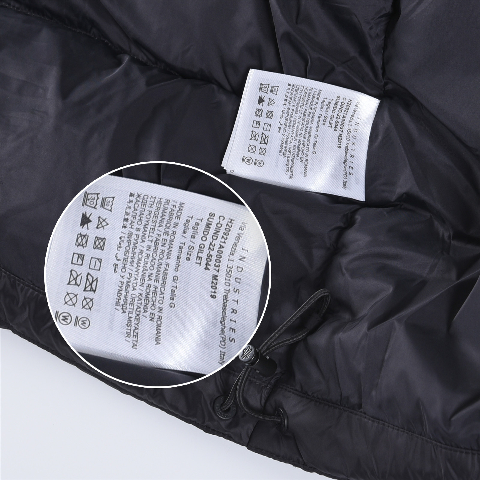 Moncler Citala Chaqueta Acolchada con Logo, Diseño Moderno y Ligero 11 a1758177805540 4377