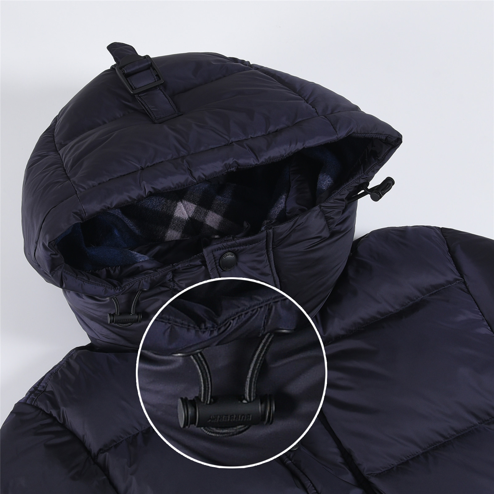 #正品级:𝗕𝘂𝗿𝗯𝗲𝗿𝗿𝘆博柏利 /巴宝莉 FW25 秋冬新品锦纶纯色时尚连帽羽绒服男女款#B06# 𝗦