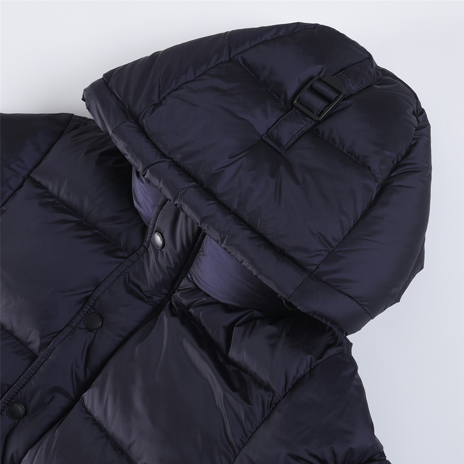 #正品级:𝗕𝘂𝗿𝗯𝗲𝗿𝗿𝘆博柏利 /巴宝莉 FW25 秋冬新品锦纶纯色时尚连帽羽绒服男女款#B06# 𝗦