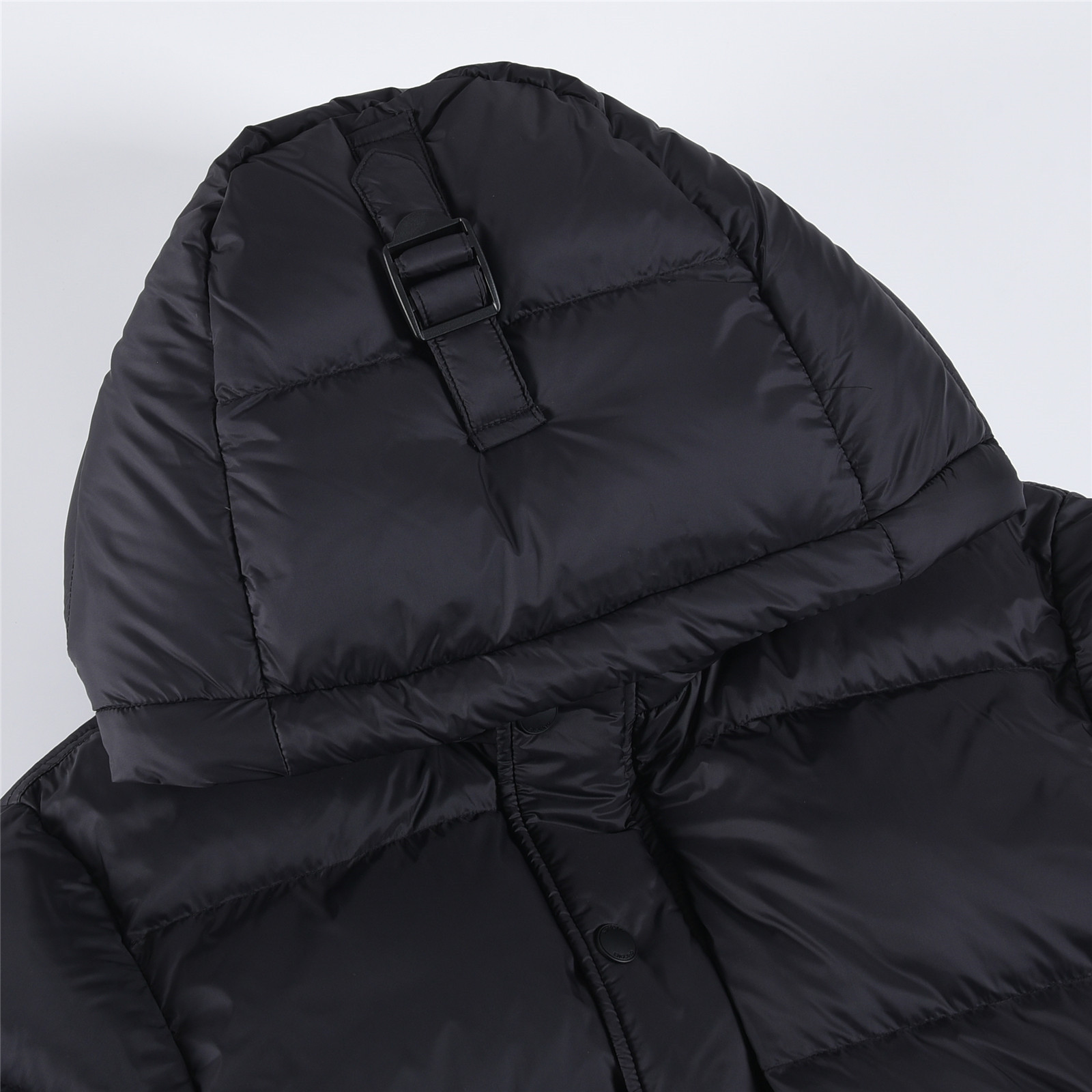 #正品级：𝗕𝘂𝗿𝗯𝗲𝗿𝗿𝘆博柏利 /巴宝莉 FW25 秋冬新品锦纶纯色时尚连帽羽绒服男女款#B06# 𝗦